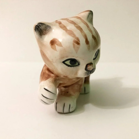 Vintage Lego Japan Set of 2 Cat Figurines 3.5 Inch Long Kitten Figures Flaw - Picture 4 of 16